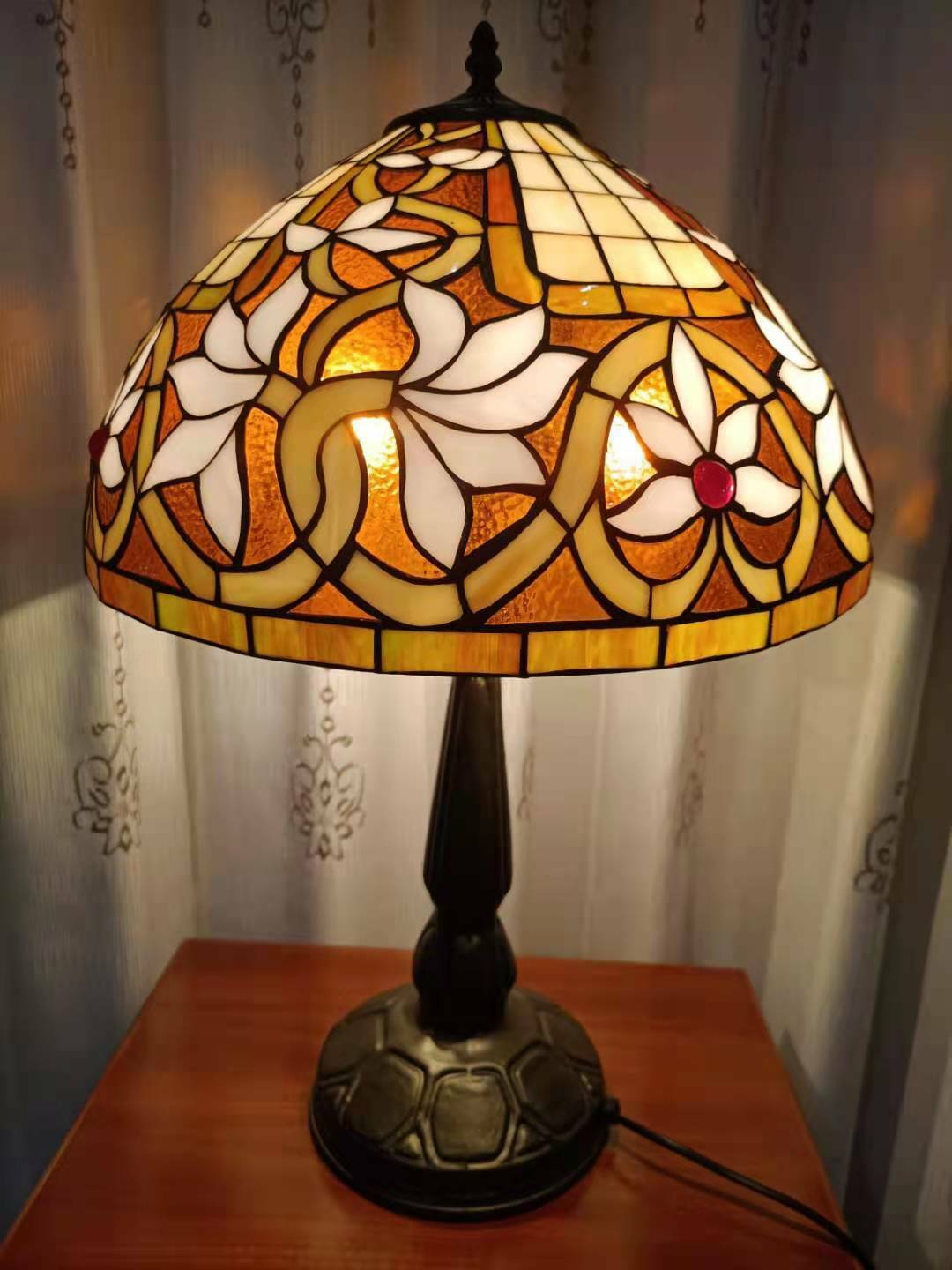 Very Beautiful Tiffany Lamp